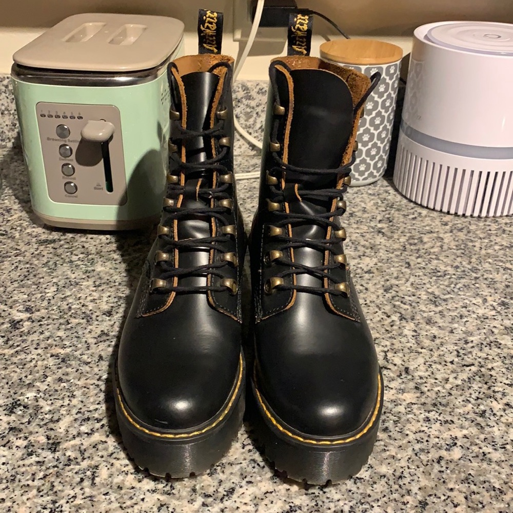 Dr. Martens 🌻Leona🌻 Platform Boots